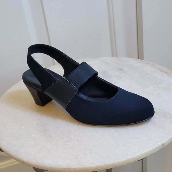 Munro Ella Blue Slingback Block Heels - Picture 1 of 7